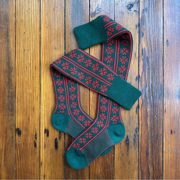 NWOT Vintage 1970s hand knit over-the-knee Christmas stockings/socks 20” - Picture 9 of 9